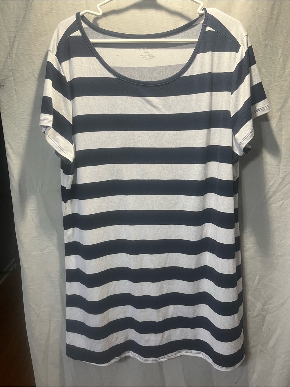 Women’s Navy and White Striped Scoop Neck shirt large